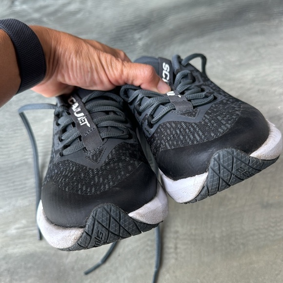 Under Armour boys Scramuet tennis shoes size 4.5 minimal wear and tear. - Picture 4 of 5